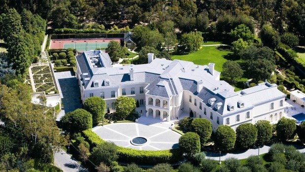 David and Victoria Beckham buying the most expensive house in the US?